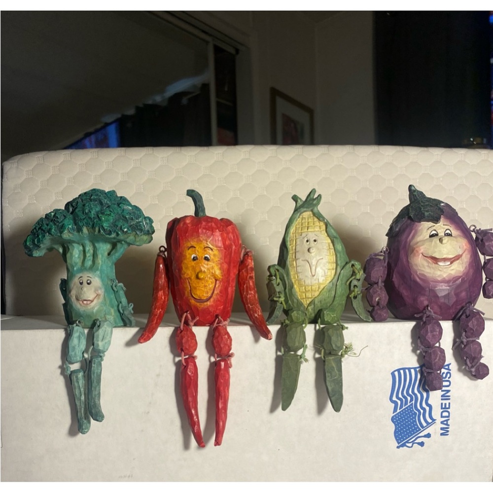Colorful Vegetable Anthropomorphic shelf sitter Figurines